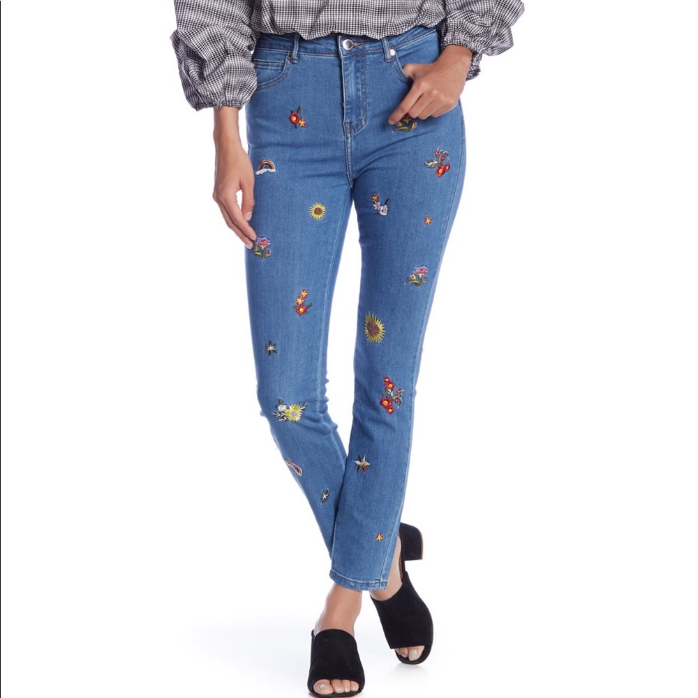 Romeo & Juliet Embroidered Ankle Slim Jeans Medium